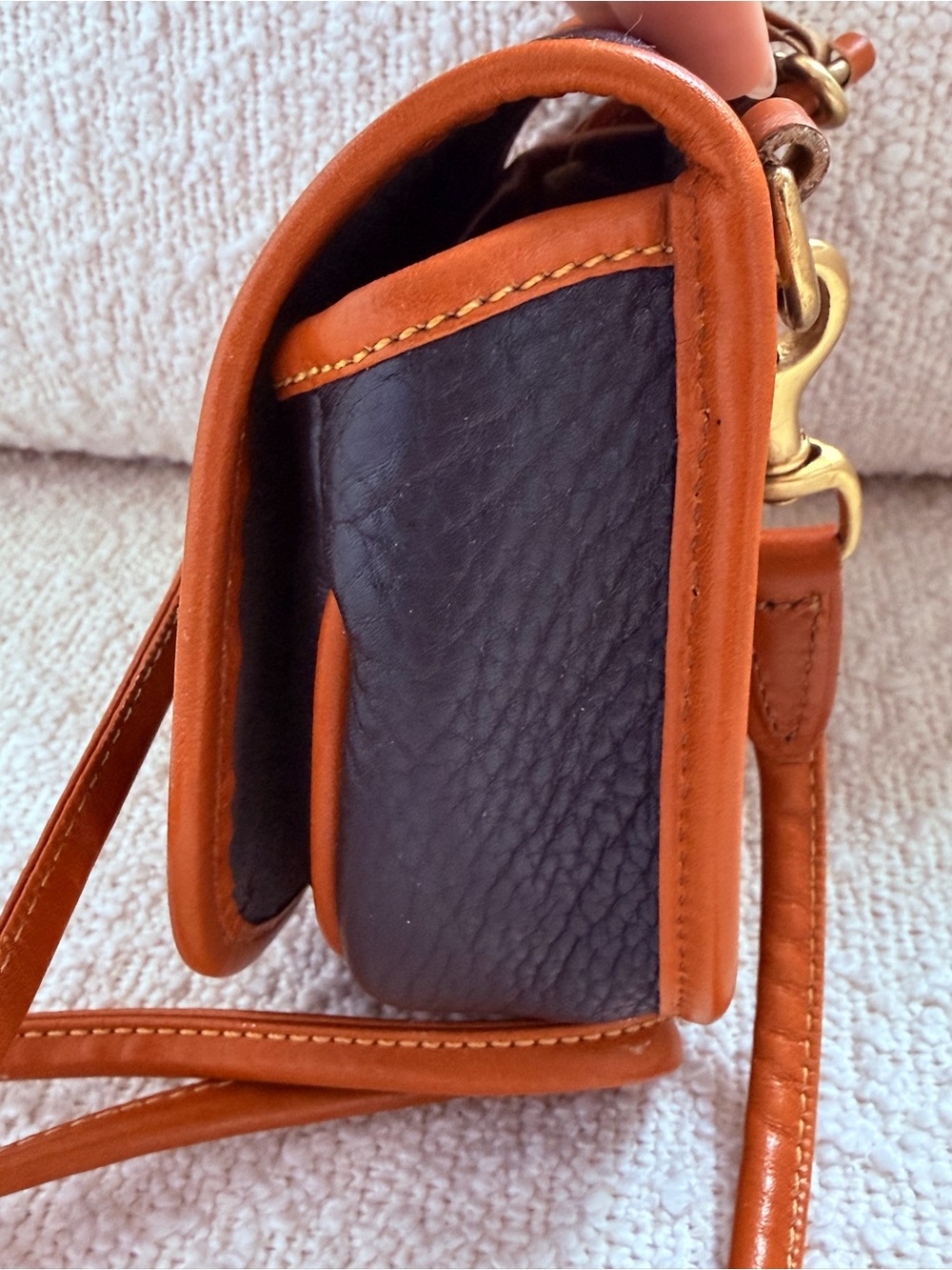 Vintage Dooney & Bourke All Weather Pebbled Leather Crossbody with Brown Trim - Picture 4 of 13